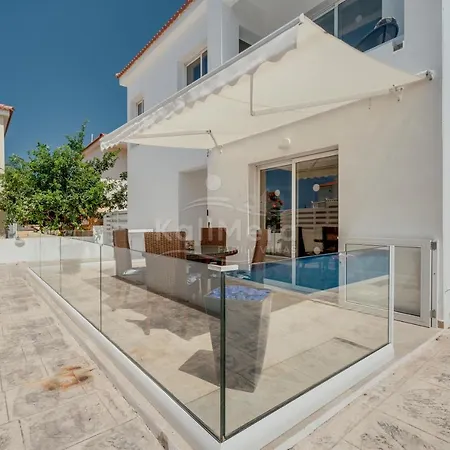 Maddie * Πρωταράς